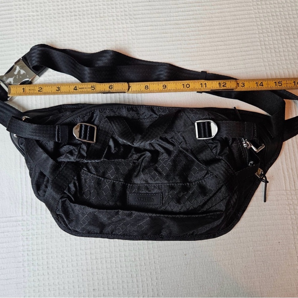 Athleta Excursion Waistbag Black Travel Waist Sling Bag - Picture 5 of 9